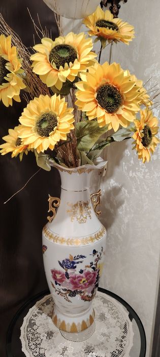 Продам напольную вазу.