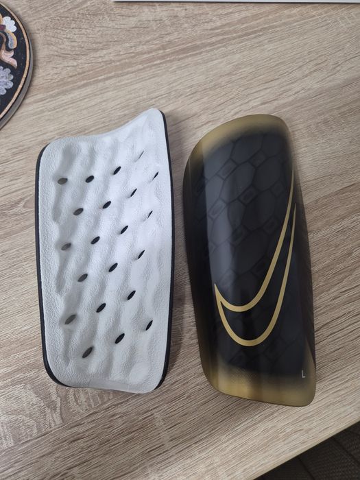 Aparatori fotbal Nike Mercurial Lite