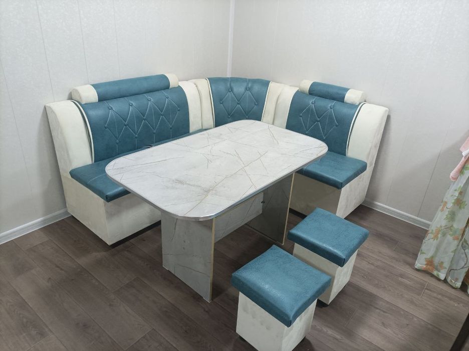 Кухнние Угалок сатли.пуфиги.камплект