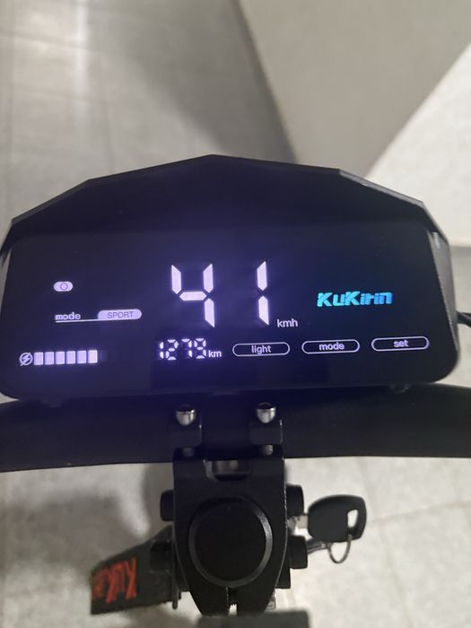 Kukirin g4.  2025. .