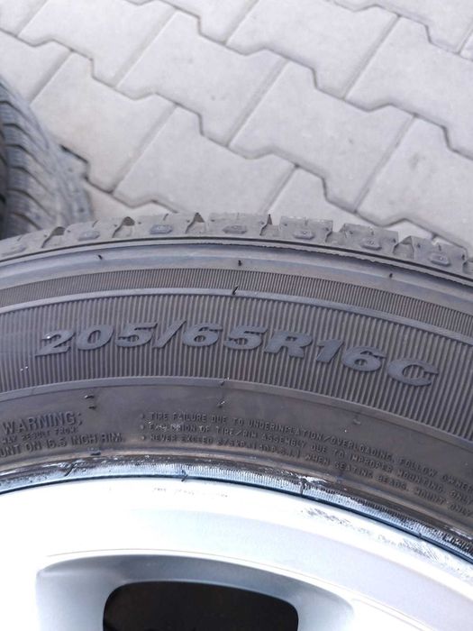 Jante Mercedes W639 Vito Viano Anvelope iarna noi Laufenn 205 65 16 C