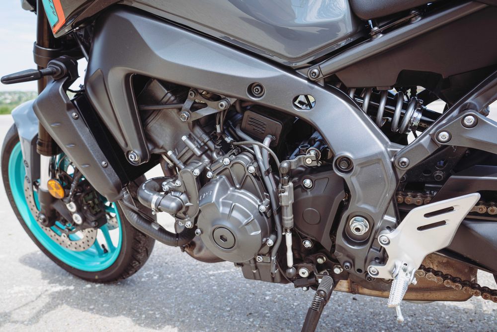 Yamaha MT-09 | 2023 | 2800 km | Ca Nouă