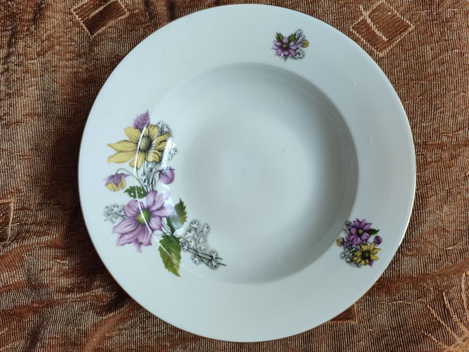 Тарелки суповые, чешские