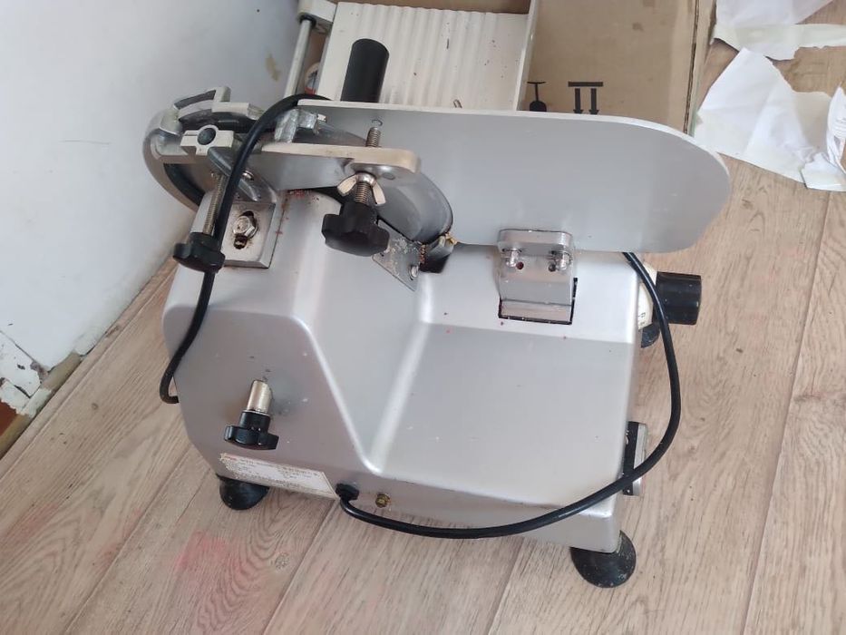 Маленький слайсер продам