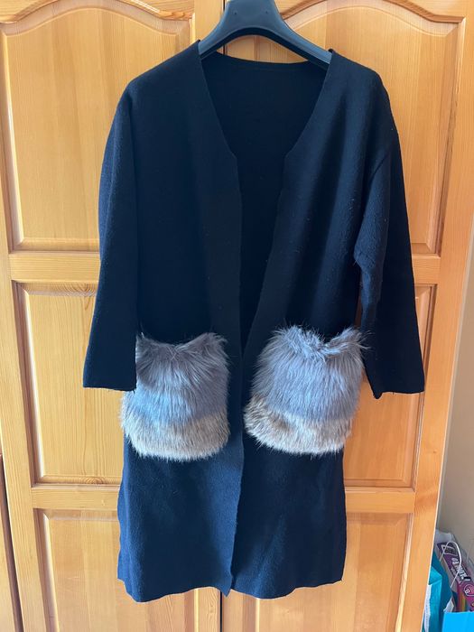 Жилетка със джобове със косъм