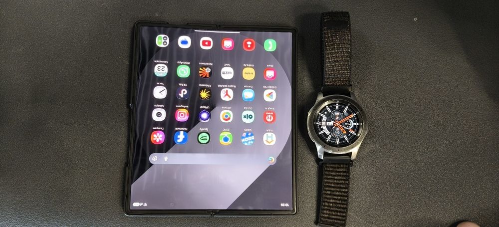 Продам Samsung Galaxy Z Fold 6 12/256