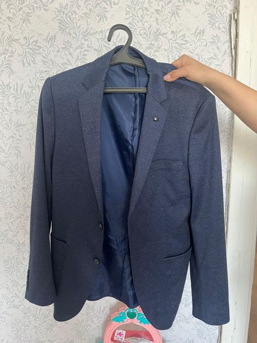 Продам пиджак в отличном состоянии, одевали два раза