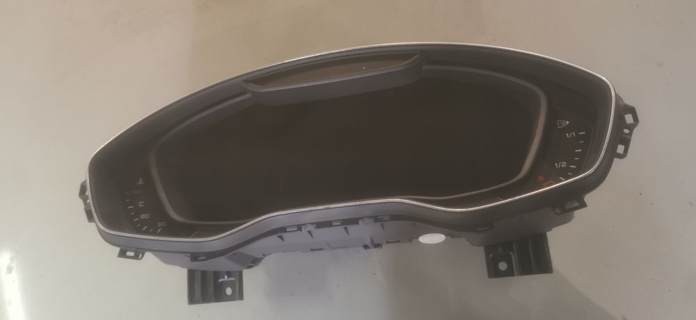 Дигитално табло за ауди а4 б9