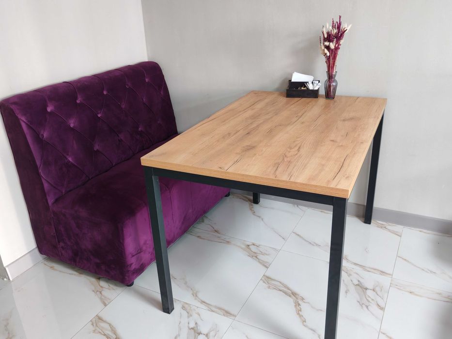 Диван для кофейни