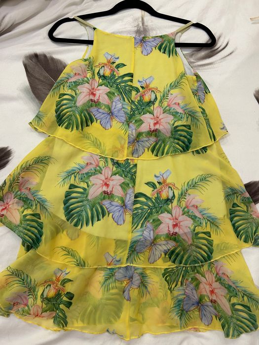 Жълта дамска рокля