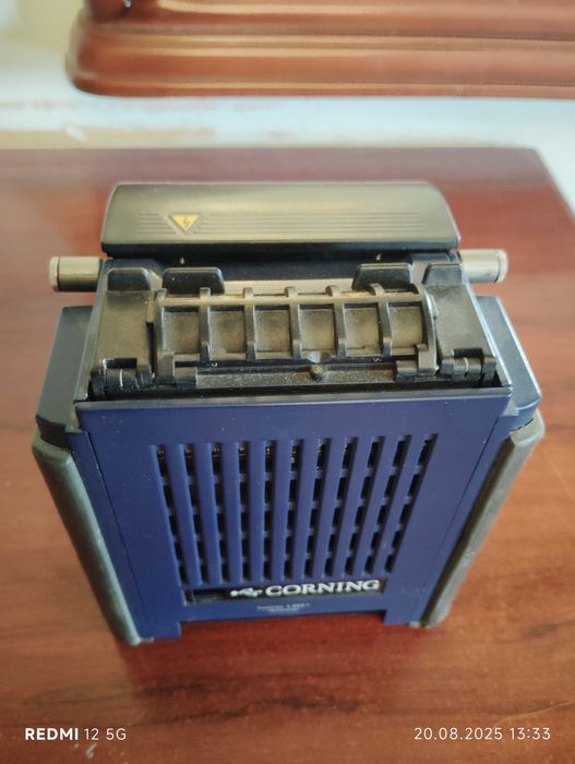 Aparat pentru sudat fibra optica