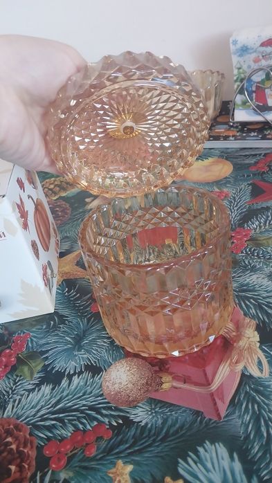 Конфетница с крышкой