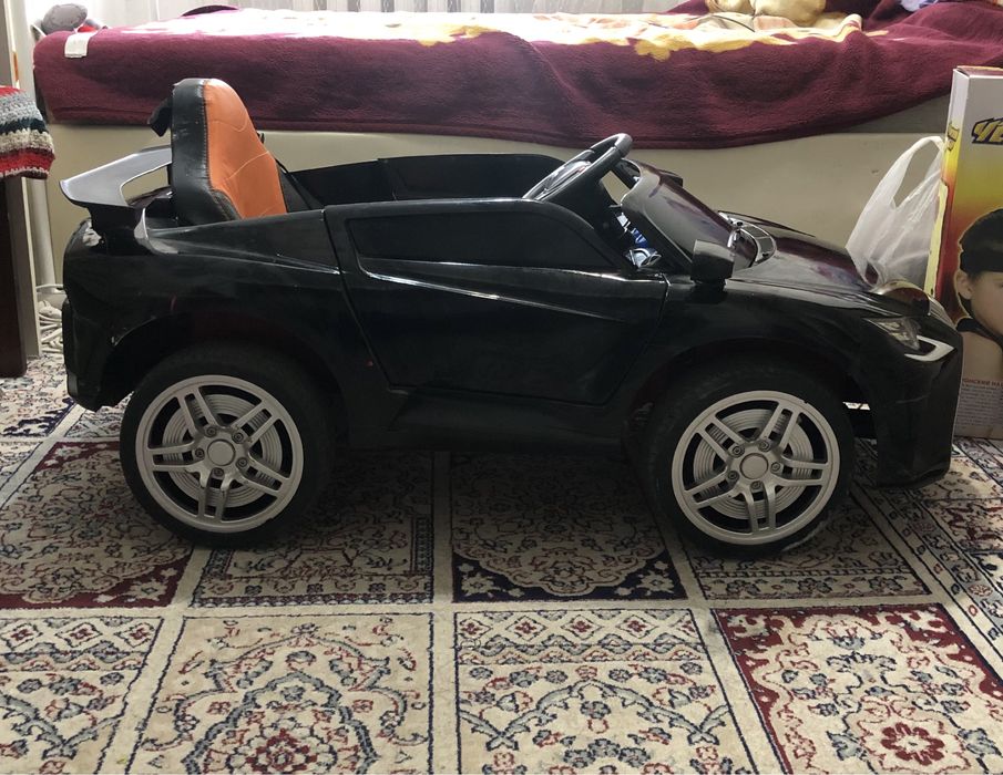 Продам детский Электромобиль Lexus
