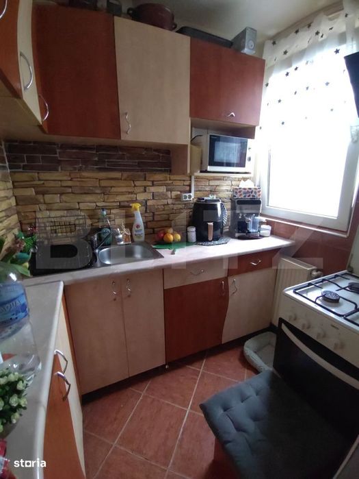 Garsoniera moderna, gata de mutat – pozitie excelenta, lumina si lin