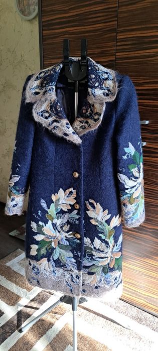 Продам пальто демисезонное