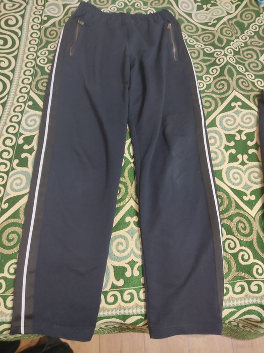 Продам спортивный костюм