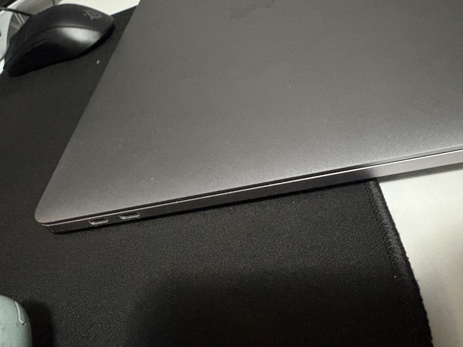 macbook pro 13-inch, 2017 four thunderbolt 3 port