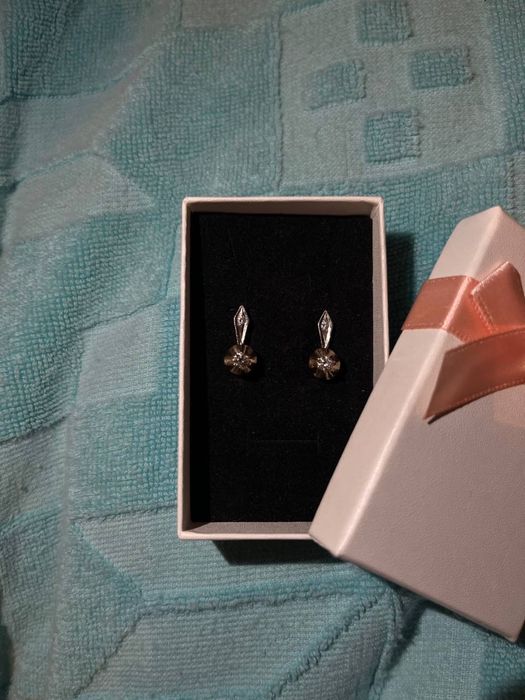 Продаются серьги