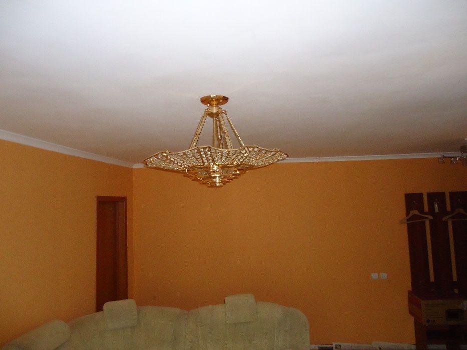 НОВАЯ Люстра большая не дорого . 45000 тенге.