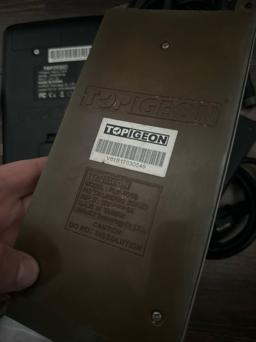 Disponibil ceas porumbei V8 ( Topigeon)