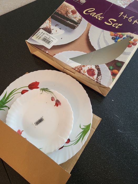 Набор для торта с тарелочками и ложкой