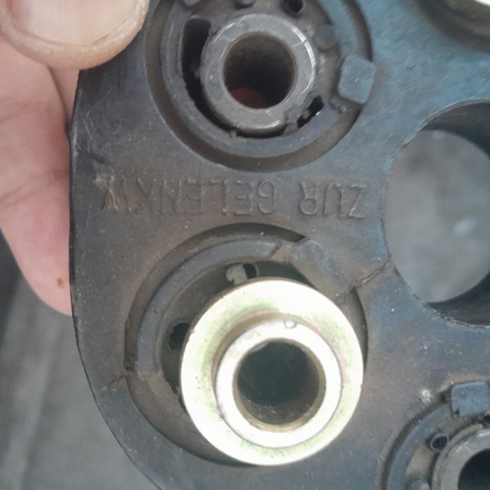 Продам эластичку  на мерседес 124