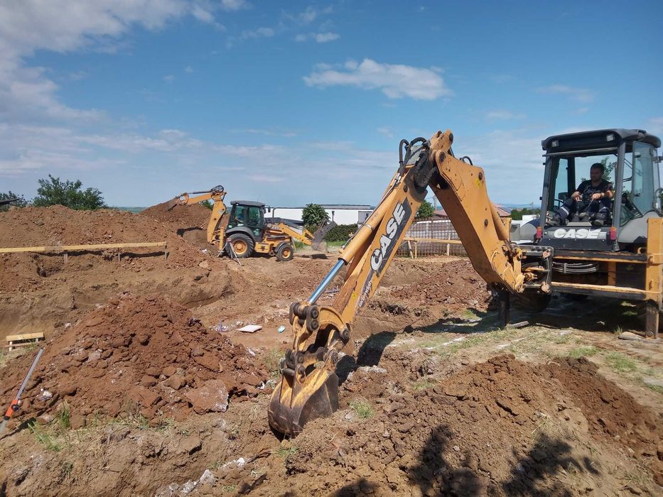 Lucrari, servicii cu buldoexcavator, excavator, miniincarcator.