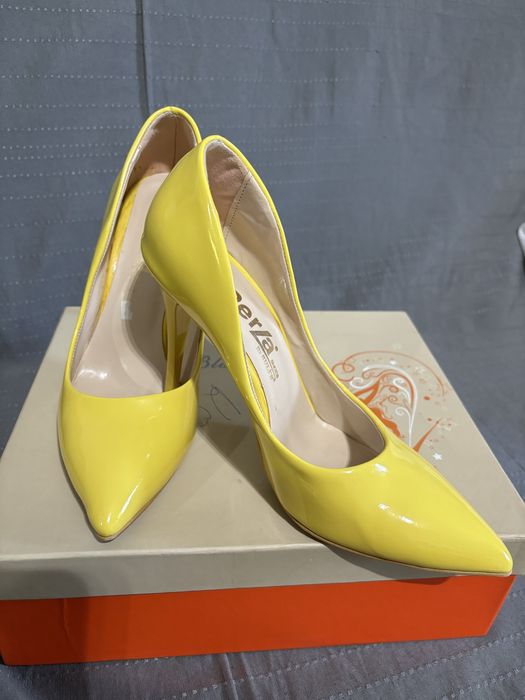 Pantofi stiletto marime 38