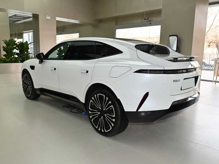 AVATR 11 116(kWh) AWD 730 км pod zakaz