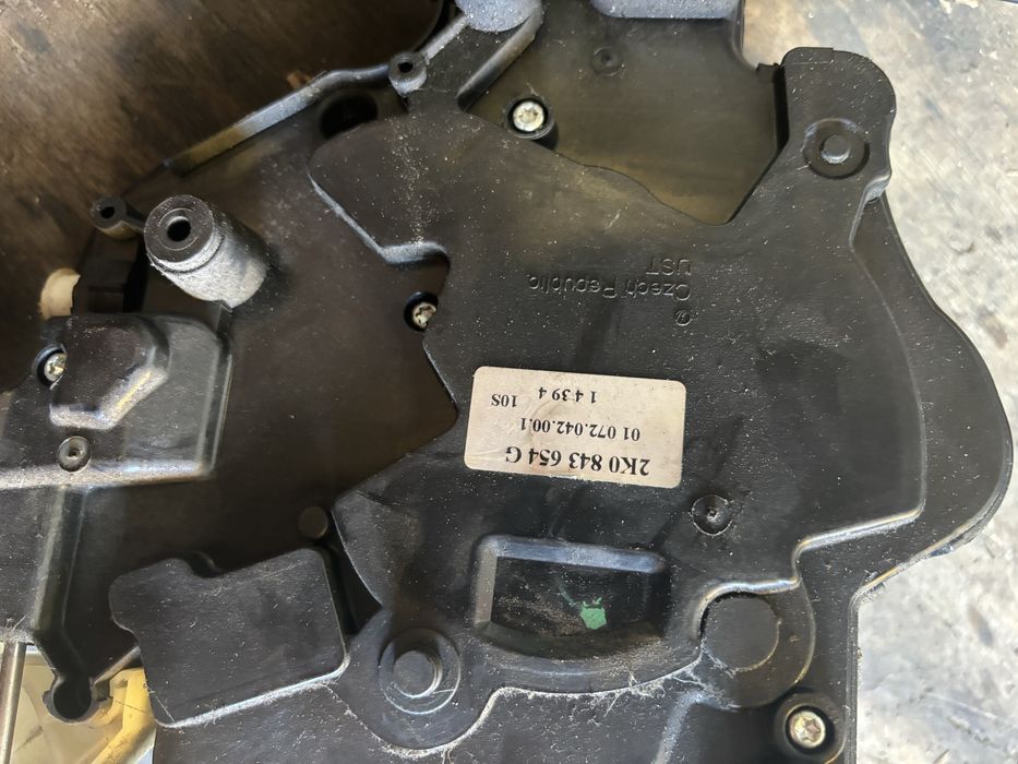 Брава за плъзгащи врати за VW Кади 05-09г