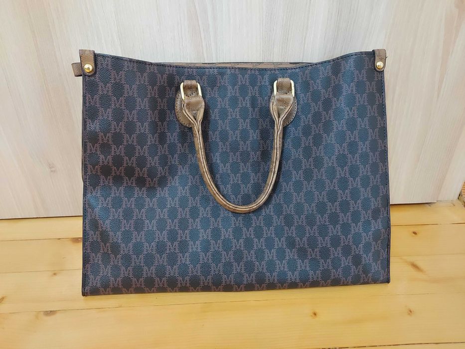 Дамска чанта (по модел на Майкъл Корс)