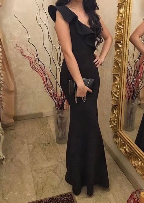 Cand rochie eleganta neagra