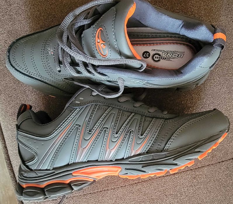 Дамски маратонки BONA