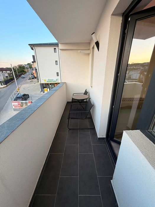 Închiriez apartament