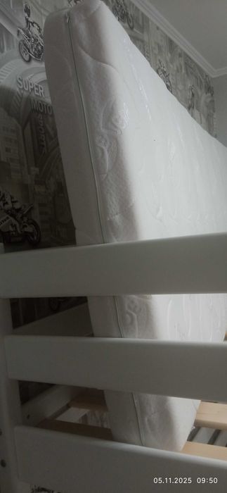 Кровать двухъярусная