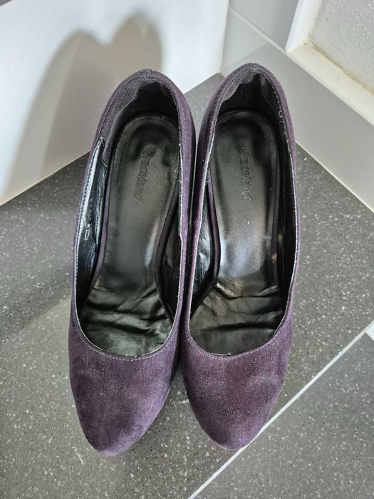 Doua perechi de pantofi