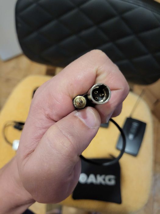 Akg c411 Violin Pickup+Shure SH-200 Wireless System