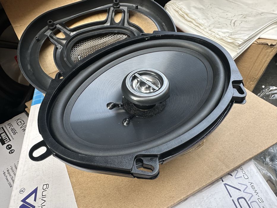 Колонки для машины