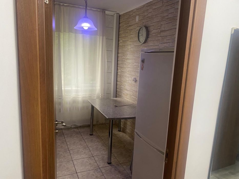 Inchiriez apartament 3 camere