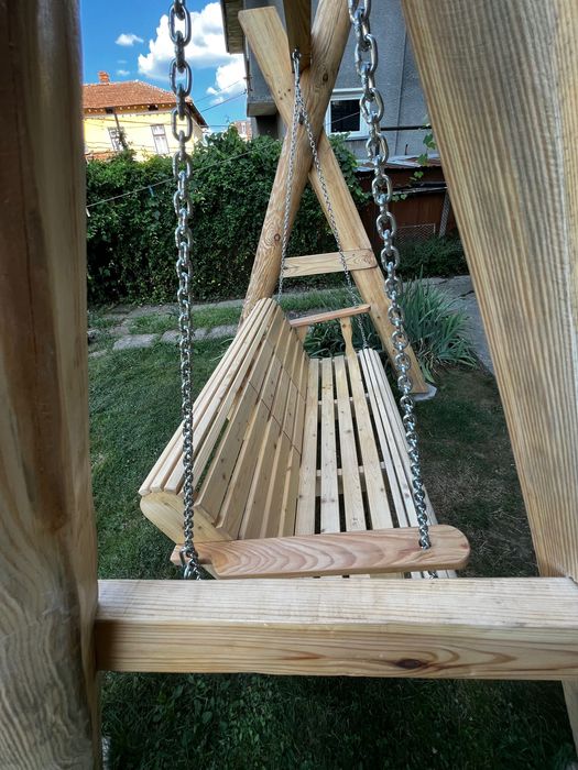 Градинска люлка от дърво