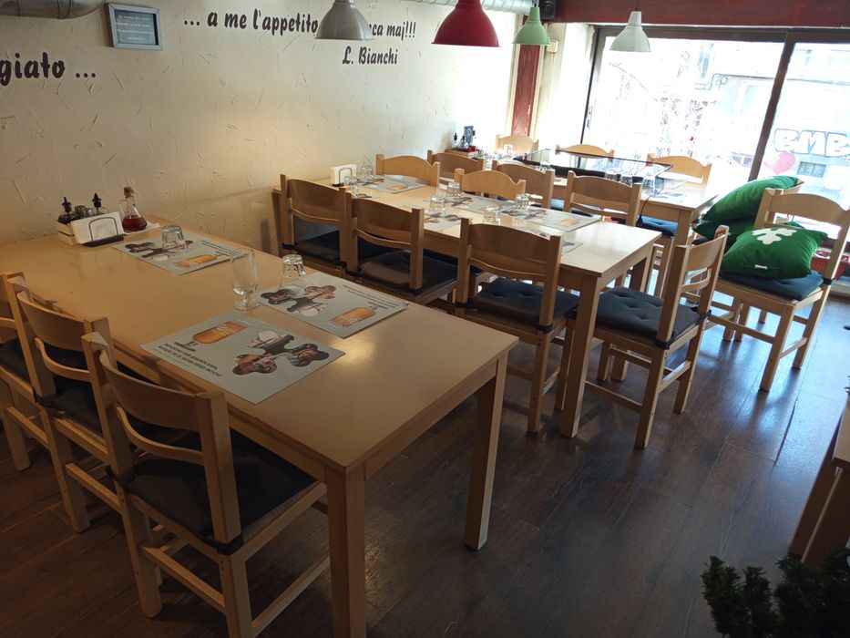 Дървени Маси и столове