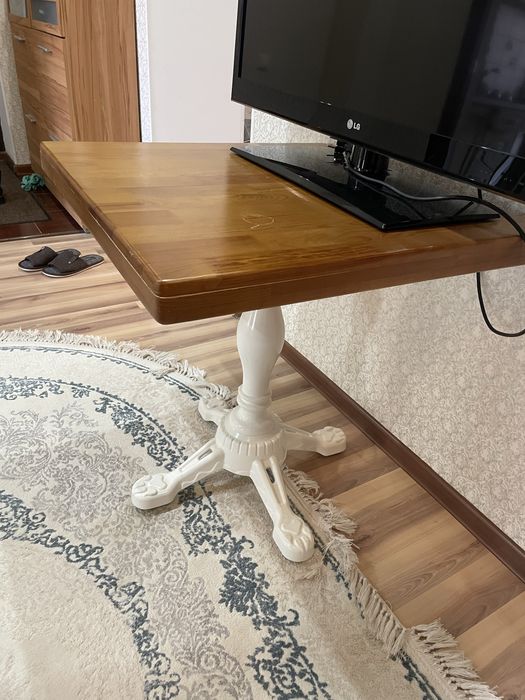 Продаю Стол 2 шт