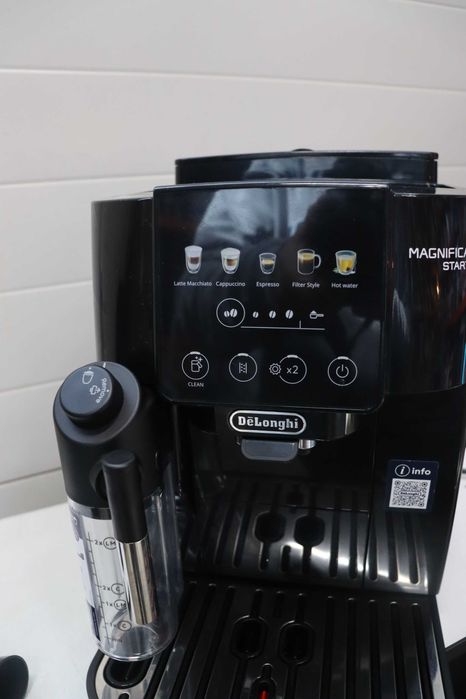 Кафеавтомат Delonghi Magnifica Start ECAM220.91.B с LatteCrema