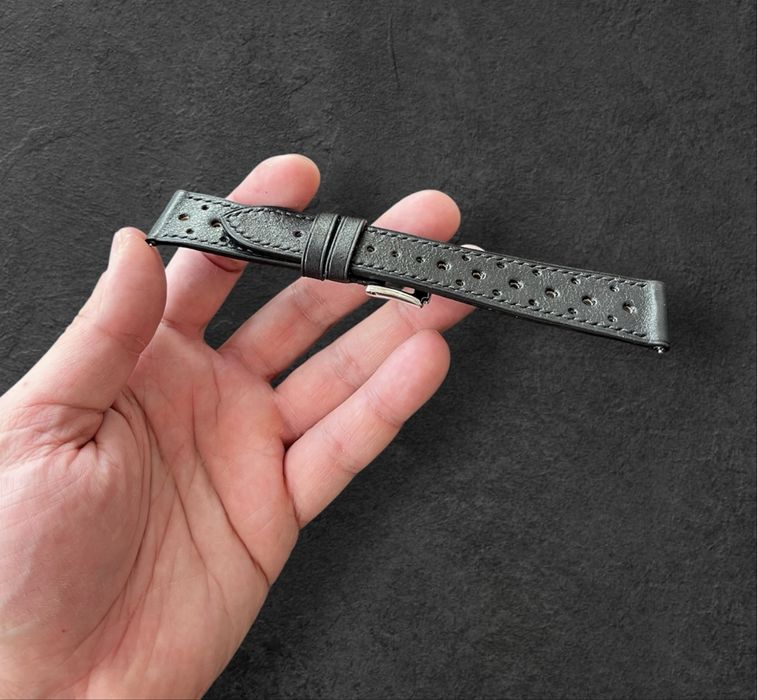 Curea de ceas tip rally racing, lucrată manual din piele Vachetta