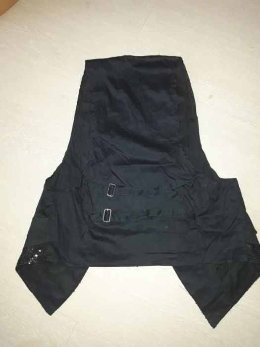 Vestuta cu paiete model 4