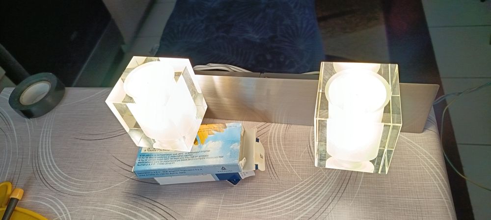 Aplică perete cu două corpuri din sticlă