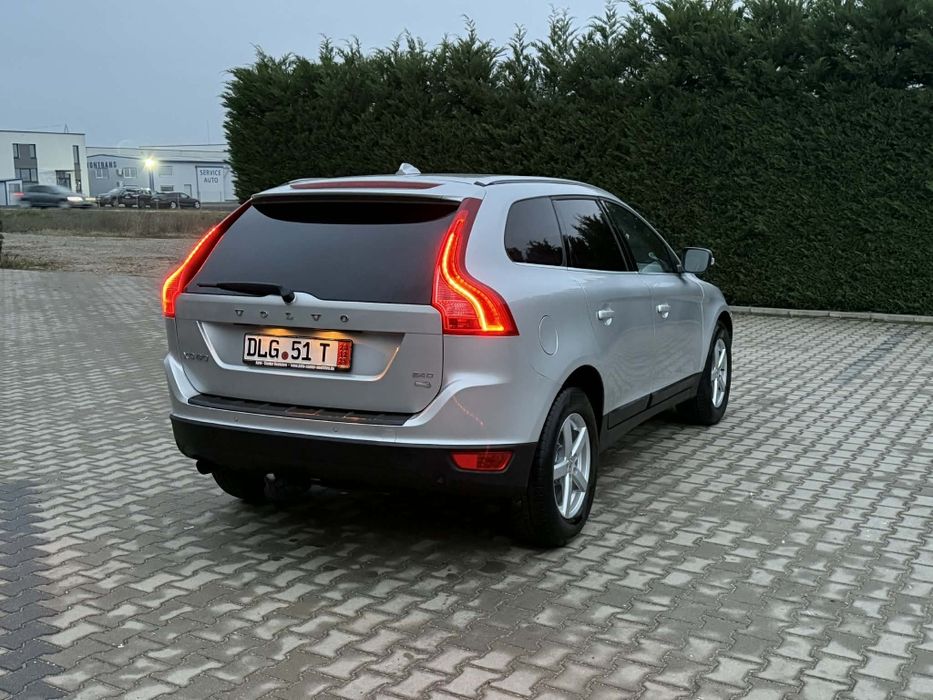 Volvo xc60   2010
