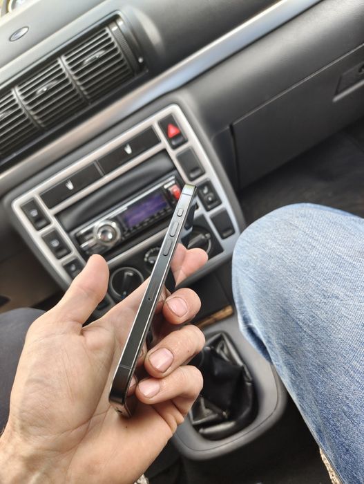 Продам iphone 15 pro 128