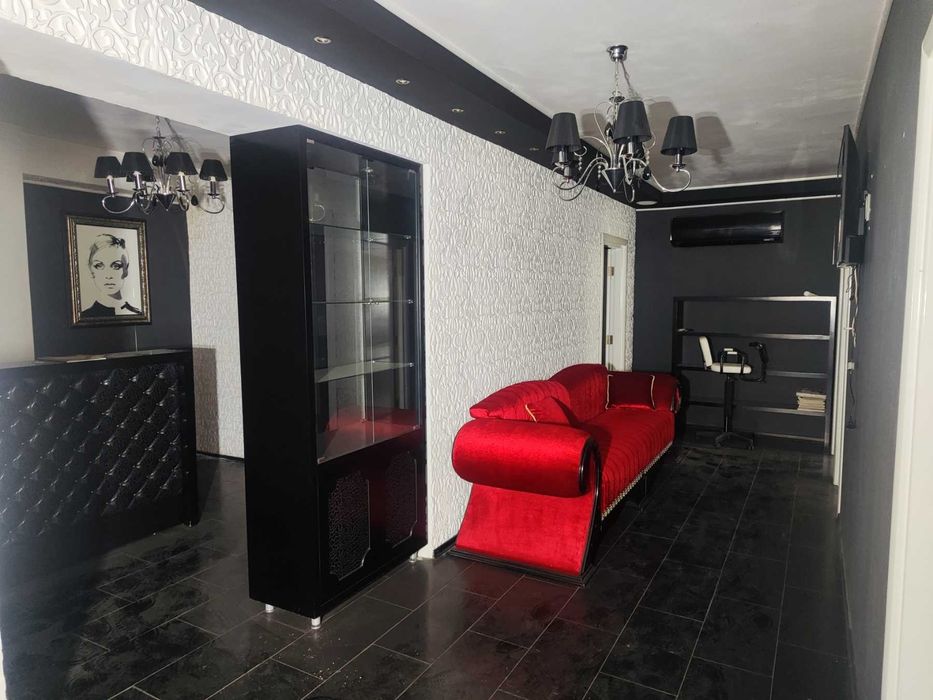 Продава се Офис в Ямбол, Център - 79 кв.м за 936 €/кв.м - Снимка #1