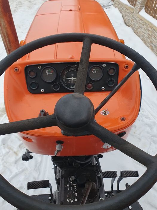 Vând Tractor utb 450